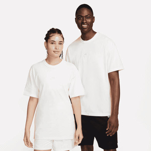Nike Sportswear Premium Essent