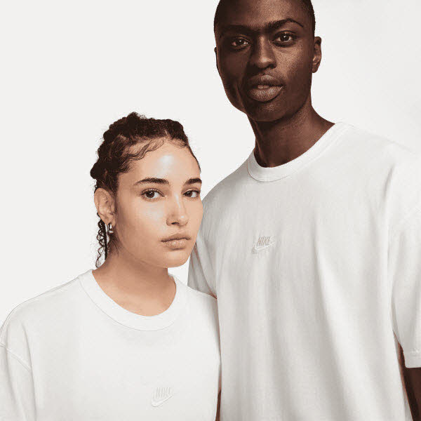 Nike Sportswear Premium Essent
